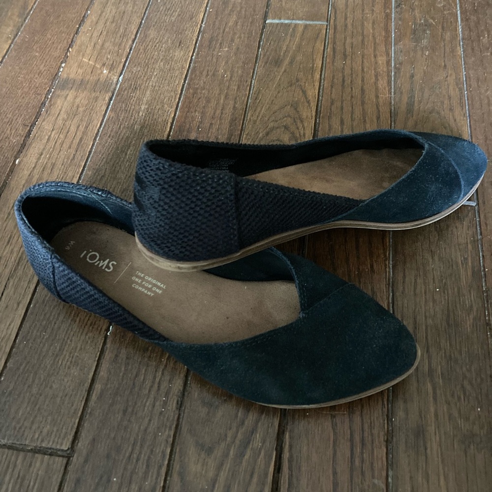 Toms Jutti suede black flats size 6